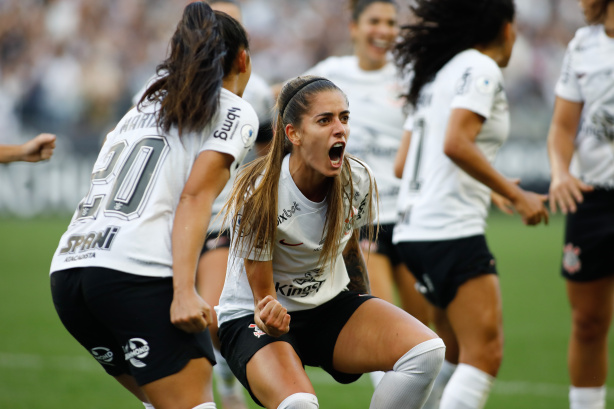 Corinthians inicia semifinal da Copa Paulista Feminina contra o EC