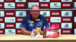 Marcelo Fernandes valoriza ponto do Santos em clássico e reclama de maratona de jogos