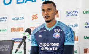 Rezende comenta briga contra o rebaixamento na reta final do Brasileirão: 'Pressão é normal'