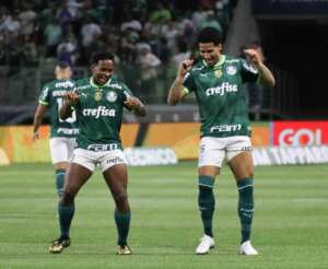 BRASILEIRÃO: Palmeiras aproveita tropeços, se isola na liderança e Atlético-MG entra na briga