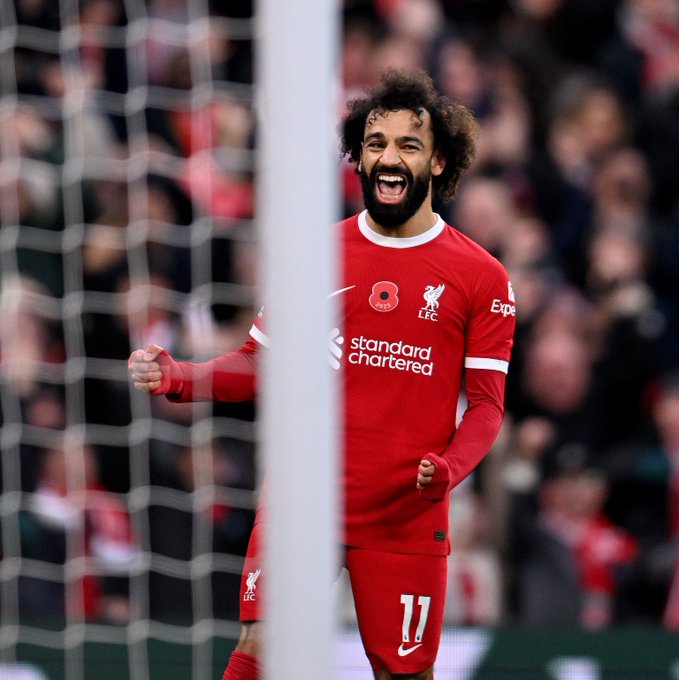 INGLÊS: Salah faz dois, Liverpool derrota Brentford e reassume vice-liderança