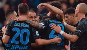 ITALIANO: Napoli derrota a lanterna Salernitana e melhora posição