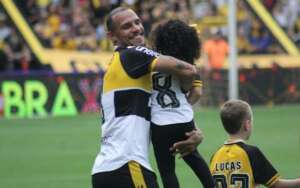 Série B: Volante explica sucesso do Criciúma após acesso: 'Clima ótimo e muito trabalho'