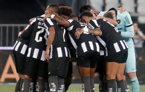 Textor se irrita com arbitragem, pede queda de Seneme e define derrota do Botafogo: ‘Corrupção’