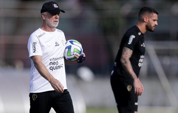 Mano elogia Corinthians após vitória: ‘Comprovamos que goleada foi um acidente’