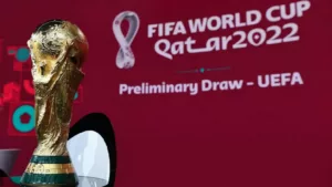 Apoio da Fifa e do Catar a trabalhadores imigrantes é colocado em dúvida um ano após a Copa