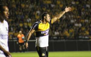 Criciúma 1 x 0 ABC - Tigre assume vice-liderança e fica perto do acesso na Série B