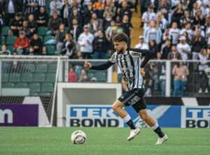 Figueirense repatria volante e define alvo favorito para assumir comando da equipe em 2024