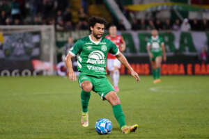 Série B: Vitor Ferraz projeta duelo contra o CRB e foca em salvar Chapecoense do rebaixamento