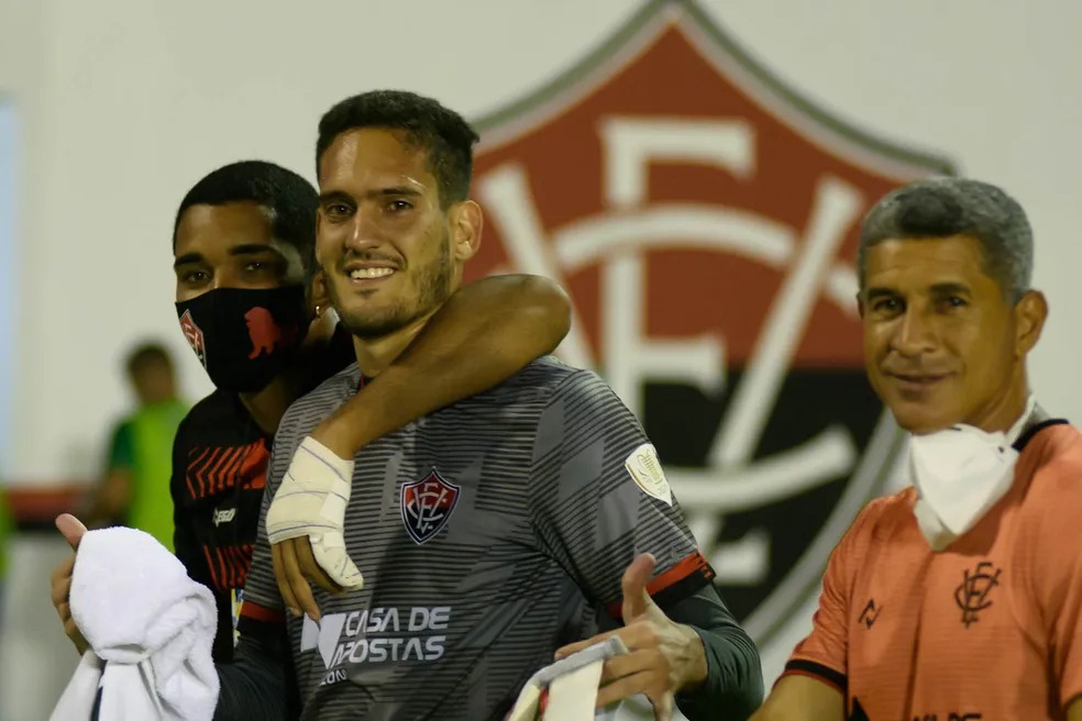 Lucas Arcanjo, Ronaldo e Gustavo foram revelados pelas categorias de base do Vitória (Foto: Pietro Carpi/EC Vitória)