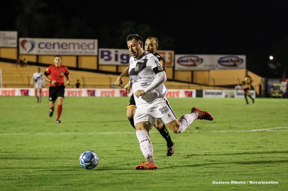 Ponte Preta encara Tombense pela Série B (Foto: Gustavo Ribeiro / Novorizontino)