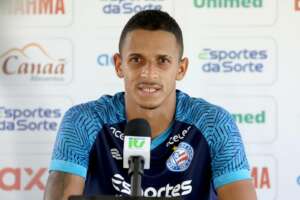 Atacante do Bahia destaca briga contra o rebaixamento: 'Estamos bastante focados'