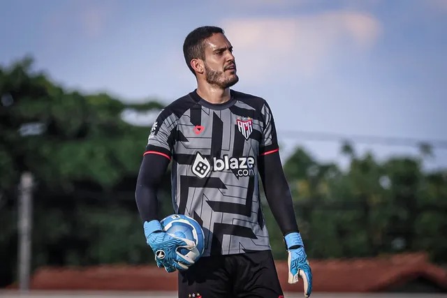 Série B: "Foi no calor do jogo", afirma Ronaldo sobre frase polêmica contra o Vila Nova 2 Ronaldo justifica frase polêmica após derrota do Atlético-GO contra o Vila Nova (Foto: Ingryd Oliveira/ACG)