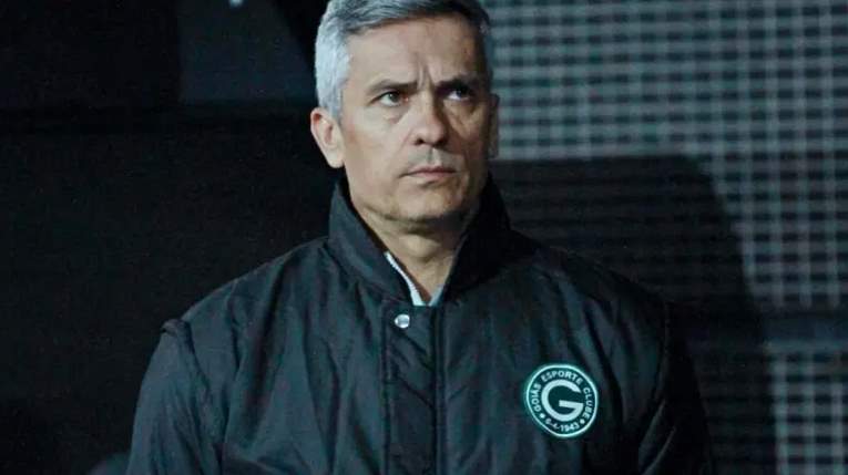 Goiás demite Evangelista e tentará milagre com auxiliar no Brasileirão