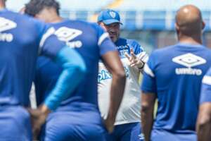 Série B: Avaí promete foco no CRB, mas pode utilizar time principal na Copa SC