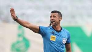Árbitro tira gol de Flaco, dá para Breno Lopes em súmula e gera gafe com dirigente do Botafogo