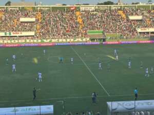 Série B: Chapecoense repudia atos racistas da torcida contra fotógrafo do Vitória