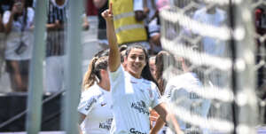 PAULISTA FEMININO: Carrasco na Libertadores, Corinthians faz 8 a 0 no Palmeiras