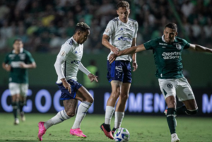 Goiás 0 x 1 Cruzeiro - Raposa marca no fim, afunda rival e pega 