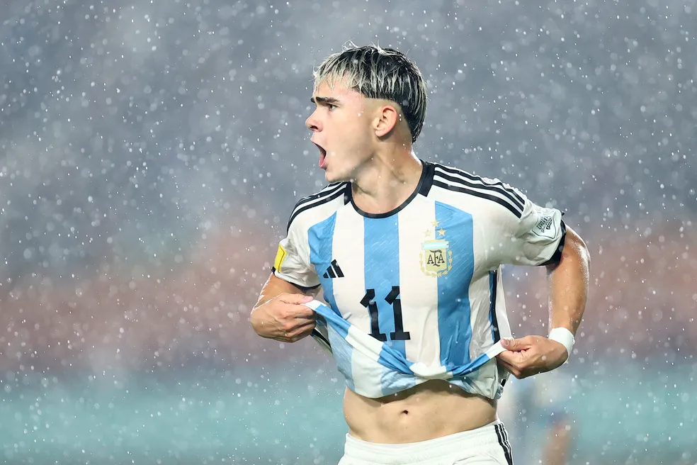 Argentina goleia Venezuela e vai disputar com o Brasil as quartas de final do Mundial Sub-17