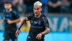 Ferreira reclama de esquema tático do Corinthians na derrota do Grêmio