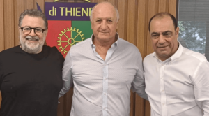 Técnico Felipão é recebido por consultor técnico do Azulão em visita a São Caetano