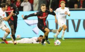 ALEMÃO: Bayer Leverkusen atropela Werder Bremen e reassume a liderança; Dortmund vence