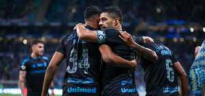 Grêmio 2 x 1 Goiás - Tricolor acorda no 2º tempo, rebaixa o rival e confirma vaga na Libertadores