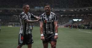 Hulk balança as redes e chega a 400 gols na carreira em jogos oficiais