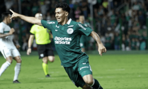 Dodô marca 2º gol pelo Goiás e destaca briga contra o rebaixamento: 'Vamos até o final'