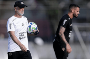 Renato Augusto quer que erros em goleada sirvam de lição ao Corinthians contra o Vasco