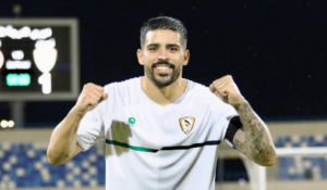 Carlos Henrique é o defensor com mais gols na Série B Saudita