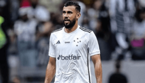 Capitão do Cruzeiro comemora boa preparação do para jogo com Fortaleza: 'Nos fechamos'