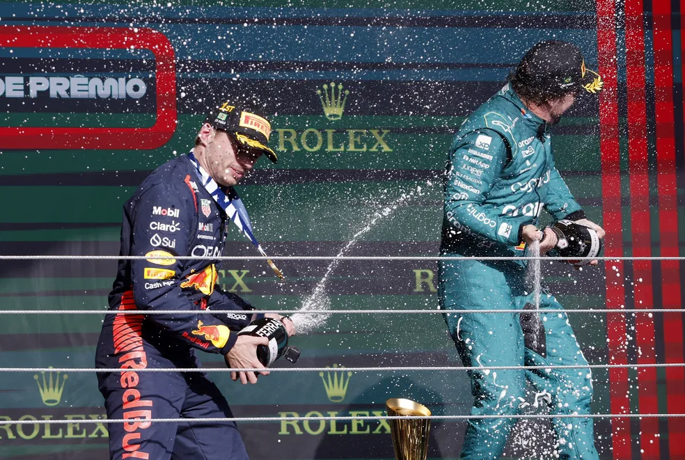 Verstappen ganha GP de São Paulo de F-1 marcado por emoção no começo e no fim