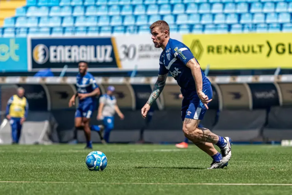 Série B: Avaí anuncia cinco saídas e inicia reformulação no elenco para 2024 2 Avaí