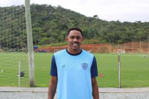 Catarinense: Com passagens pelo futebol japonês, atacante Alex Henrique é o novo reforço do Barra