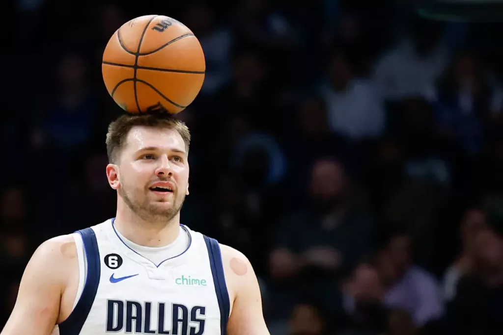 Doncic faz 50 pontos na vitória do Dallas sobre Phoenix e ultrapassa os 10 mil na carreira