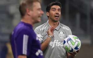 Abel Ferreira ensina treinadores como se ajusta equipes