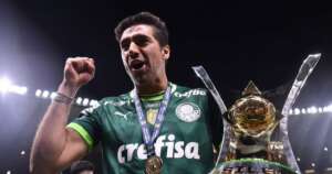 Abel Ferreira faz suspense sobre permanência no Palmeiras após título do Brasileirão