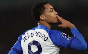 INGLÊS: João Pedro vence duelo com Richarlison e Brighton bate o Tottenham