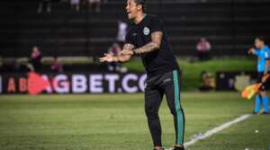 Mineiro: Cruzeiro muda foco e tenta dar “chapéu” no Santos para contratar treinador