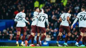 INGLÊS: City vira e aumenta freguesia contra Everton no 1º jogo como campeão mundial