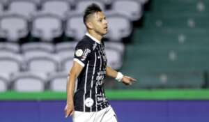 Coritiba 0 x 2 Corinthians - Timão vence 'amistoso' e diz adeus a uma temporada catastrófica