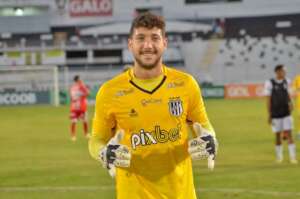Ponte Preta ganha mais um rival para seguir com Caíque, sonda lateral e pode renovar com meia