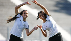 COPINHA FEMININA: Corinthians vira sobre Fortaleza e estreia com vitória