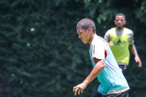 Lucas e Rafinha não treinam e são dúvidas para último jogo do São Paulo no ano