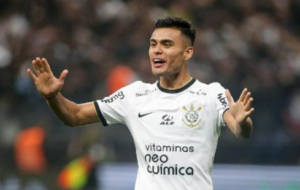 Fausto Vera é liberado para jogar e reforça Corinthians contra o Coritiba