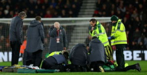 Zagueiro do Luton Town sofre parada cardíaca e desmaia em campo pela segunda vez no ano