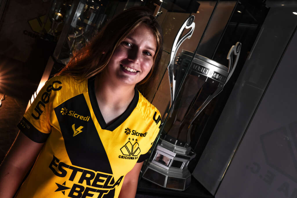 Série B: De volta à elite, Criciúma lança camisa para celebrar feitos de 2023