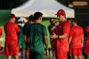 Fernando Diniz admite desgaste, vê sonho realizado no Fluminense e crava: 'Chegou'